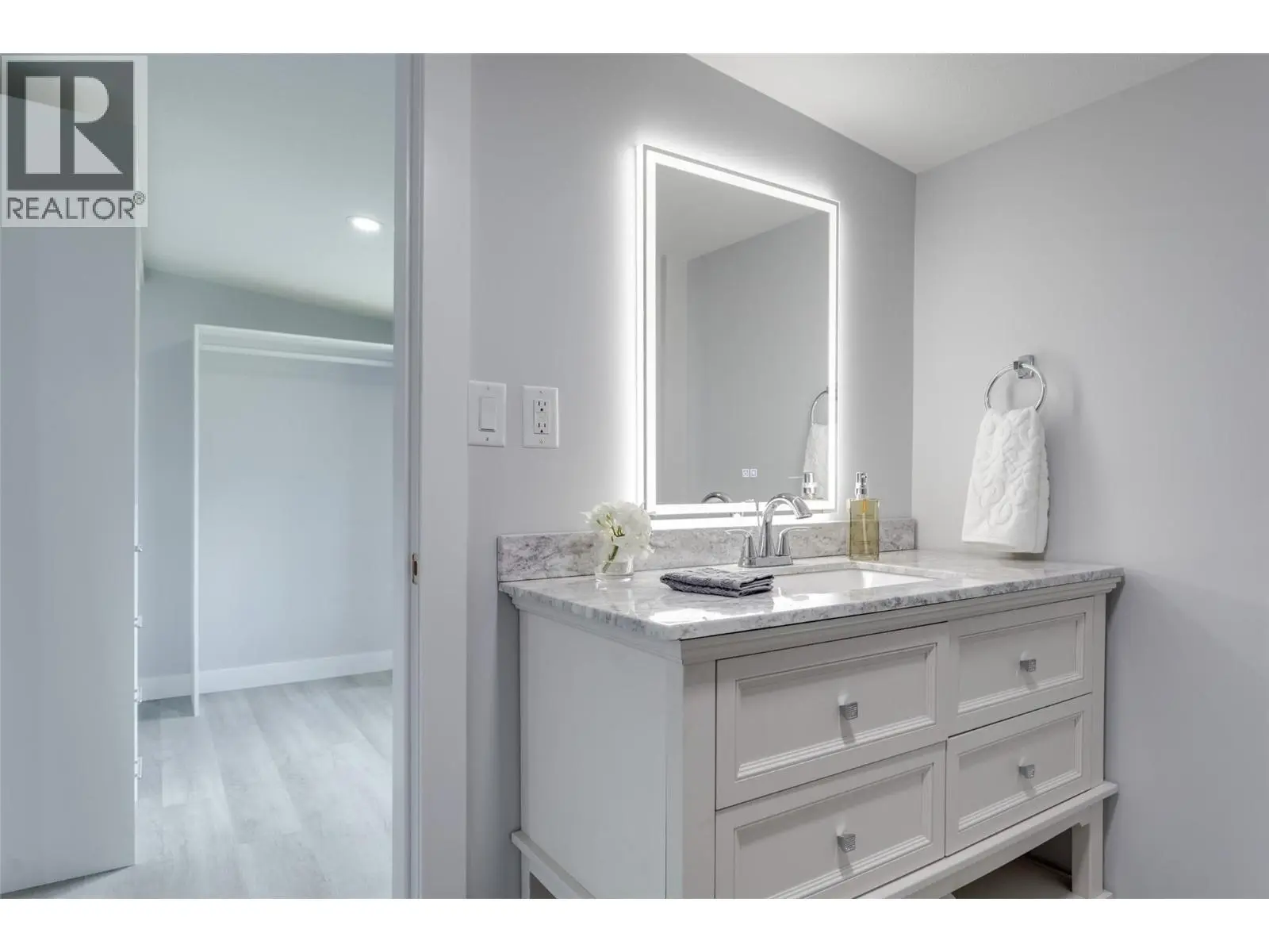 3535 Mcculloch Road Unit# 10. Kelowna, British Columbia