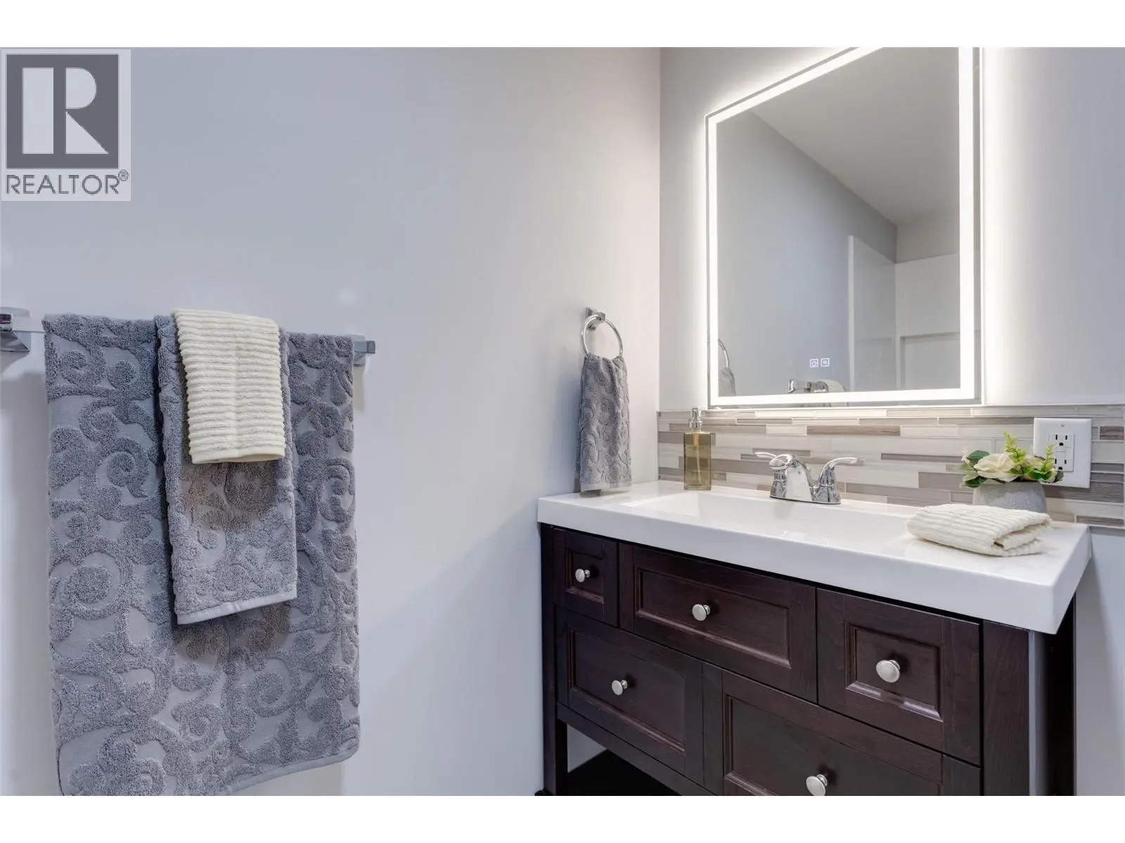 3535 Mcculloch Road Unit# 10. Kelowna, British Columbia