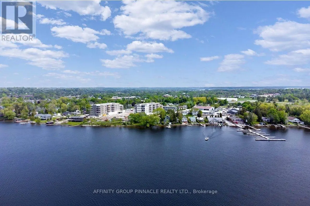 302 - 19 A West Street N, Kawartha Lakes (Fenelon Falls)