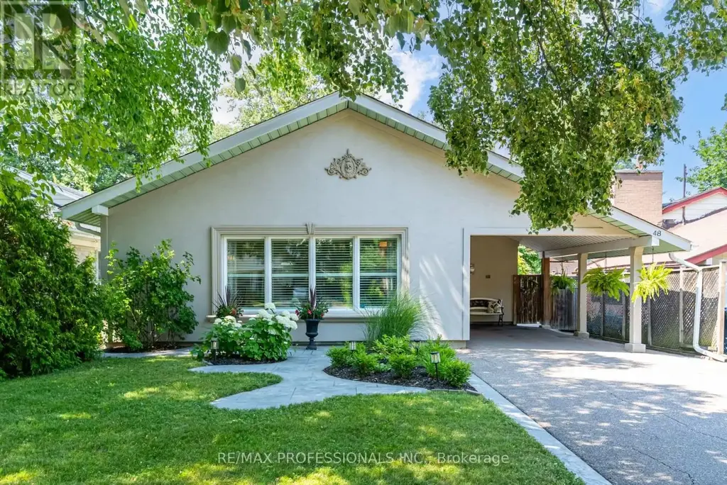 48 Genthorn Avenue, Toronto (Rexdale-Kipling)