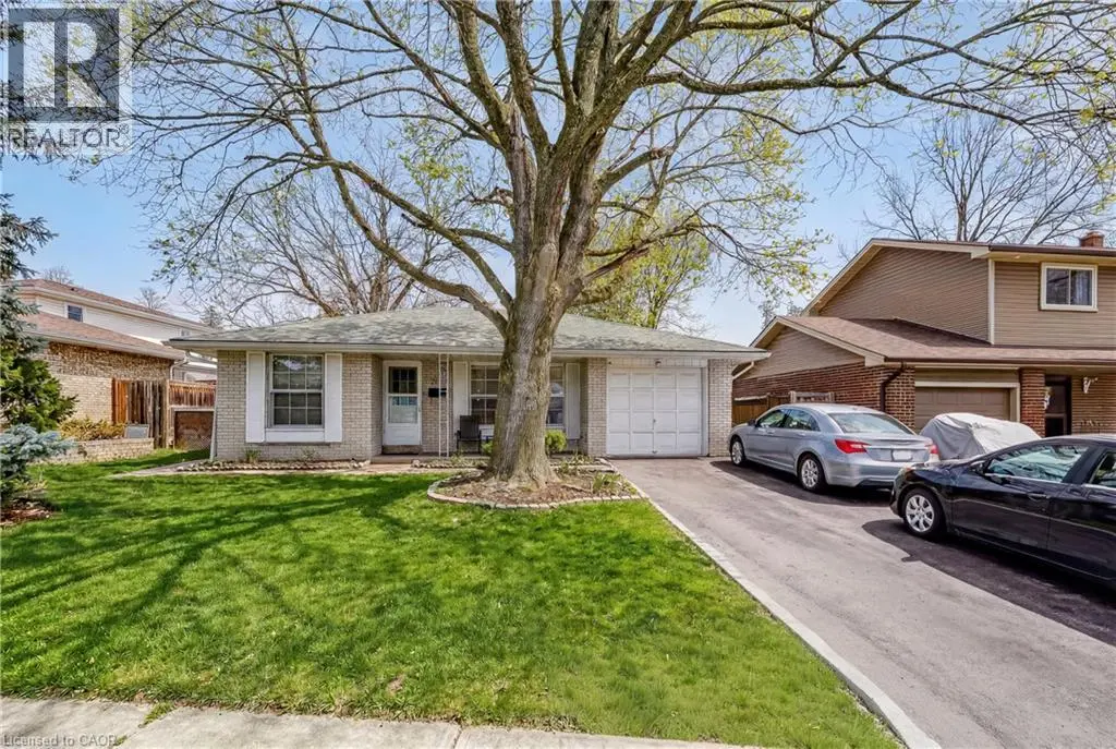 2145 Sandringham Drive, Burlington