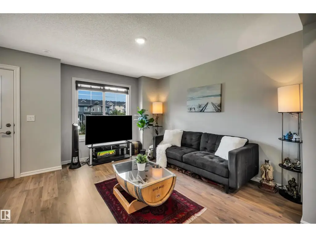 #33 3025 151 Av Nw, Edmonton
