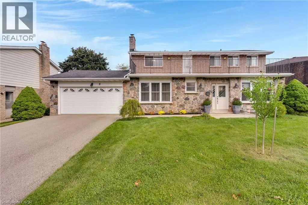 8 Blue Spruce Court, Kitchener