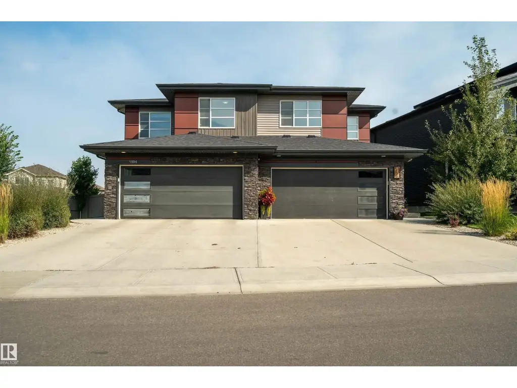 9104 Pear Dr Sw, Edmonton