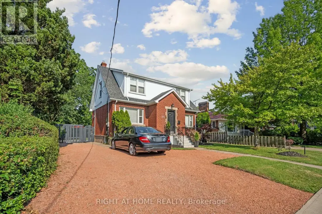 105 Glenridge Avenue, St. Catharines (Old Glenridge)