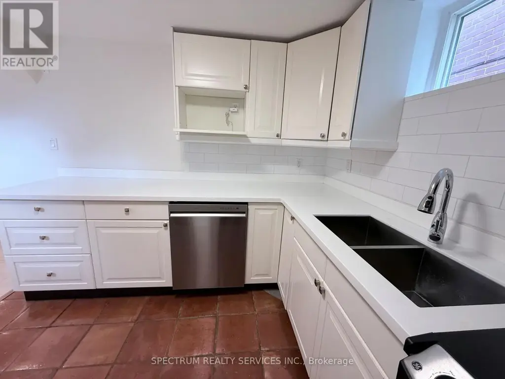 Lower - 172 Queenslea Avenue, Toronto (Humberlea-Pelmo Park)