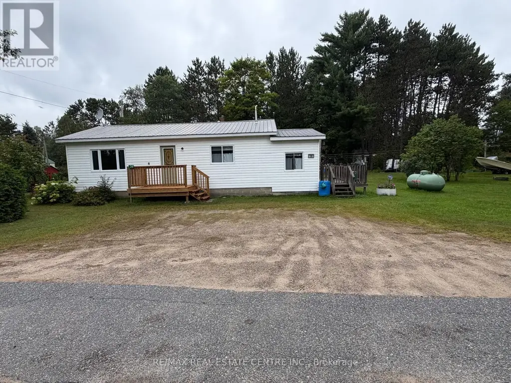 38 2nd Avenue, South Algonquin
