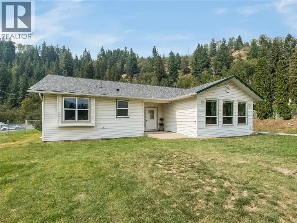 900 China Creek Road, Genelle