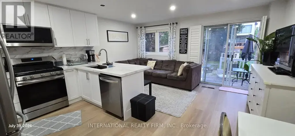 Main - 261 Soudan Avenue, Toronto (Mount Pleasant West)
