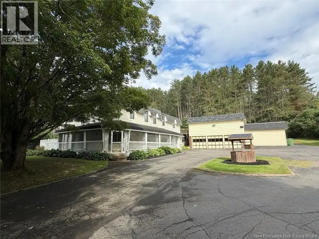 2371 Commerciale Street, Saint-François-de-Madawaska
