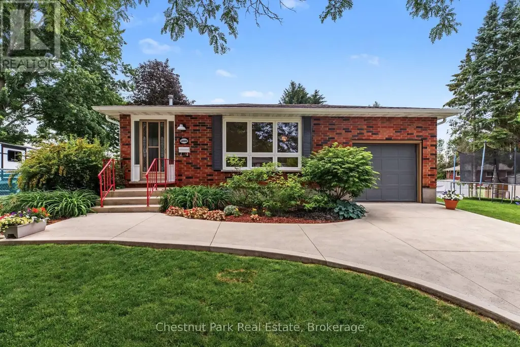 280 8th Avenue E, Owen Sound