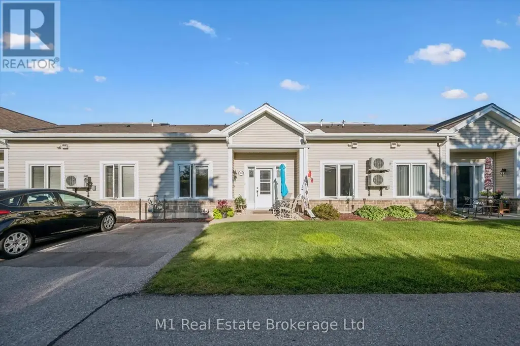 104 - 760 Woodhill Drive, Centre Wellington (Fergus)