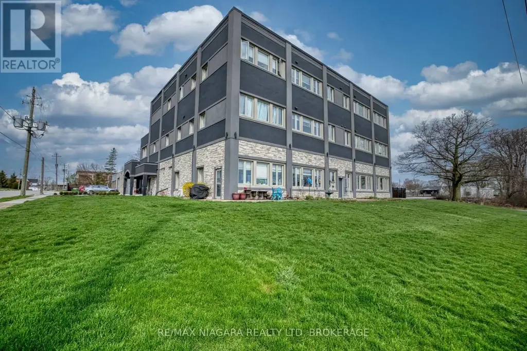 Unit #12 - 2 Lewis Street, Fort Erie (Central)
