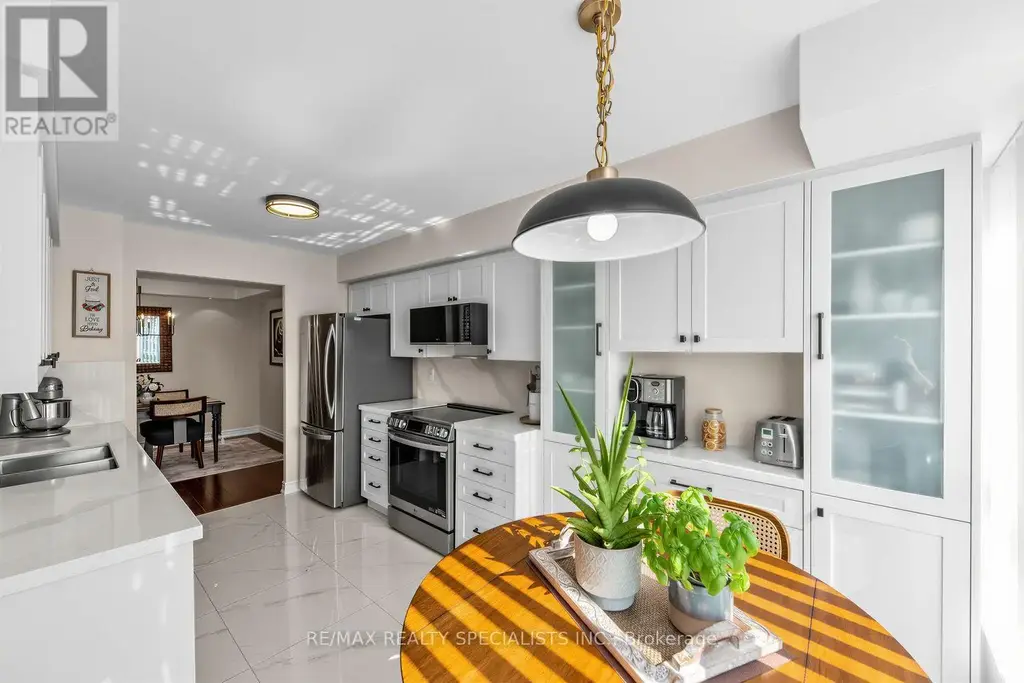 1005 - 2585 Erin Centre Boulevard, Mississauga (Central Erin Mills)