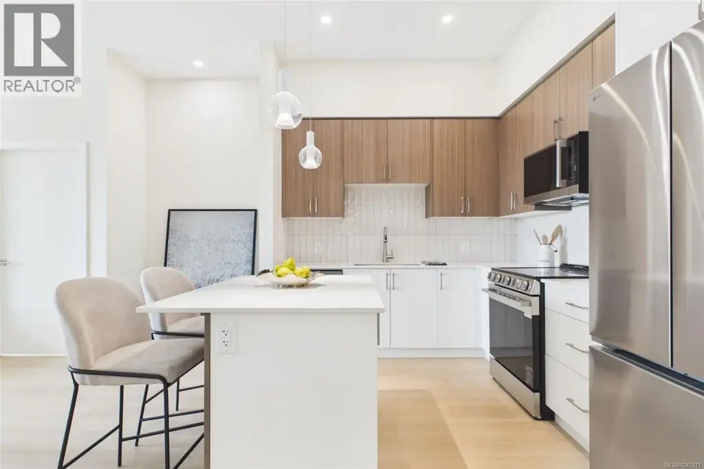 211 777 Station Ave, Langford