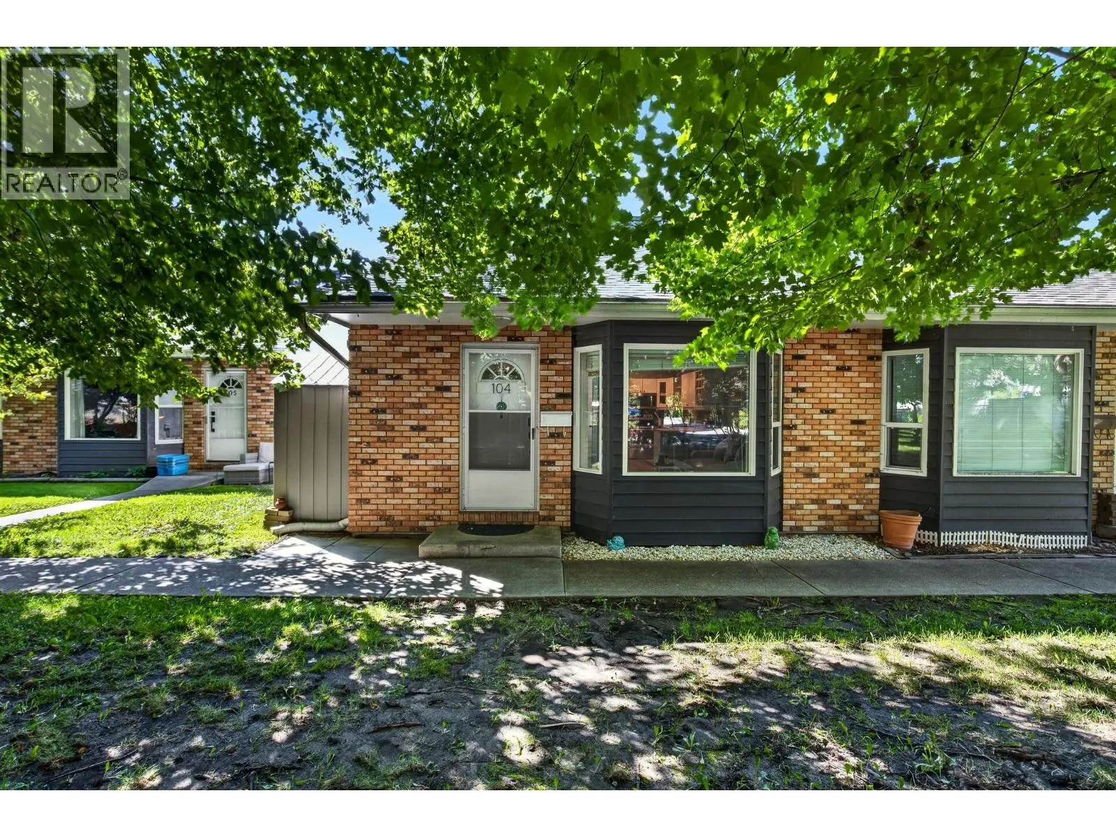 3155 Gordon Drive Unit# 104. Kelowna, British Columbia