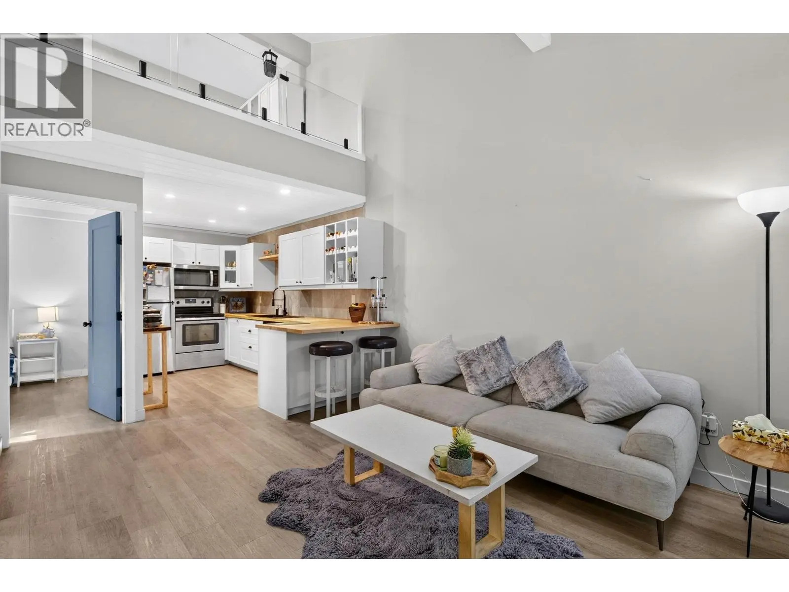 3155 Gordon Drive Unit# 104. Kelowna, British Columbia