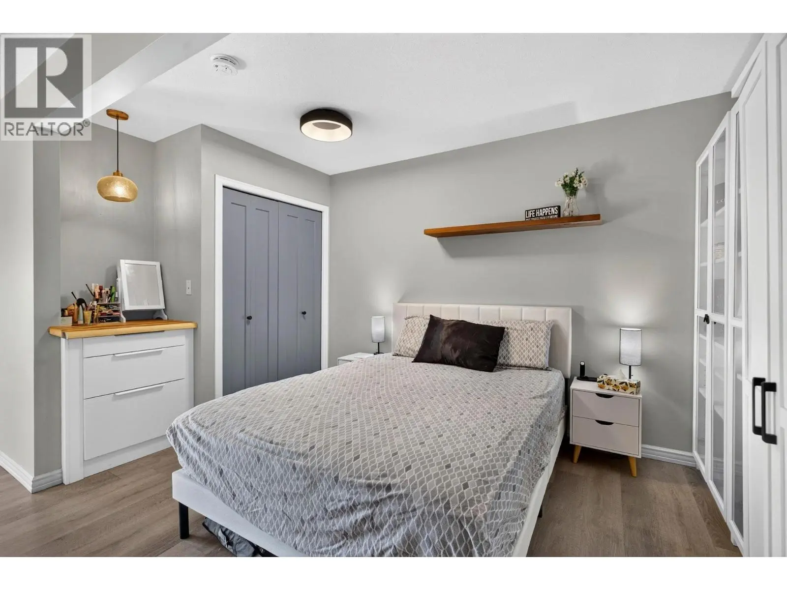 3155 Gordon Drive Unit# 104. Kelowna, British Columbia