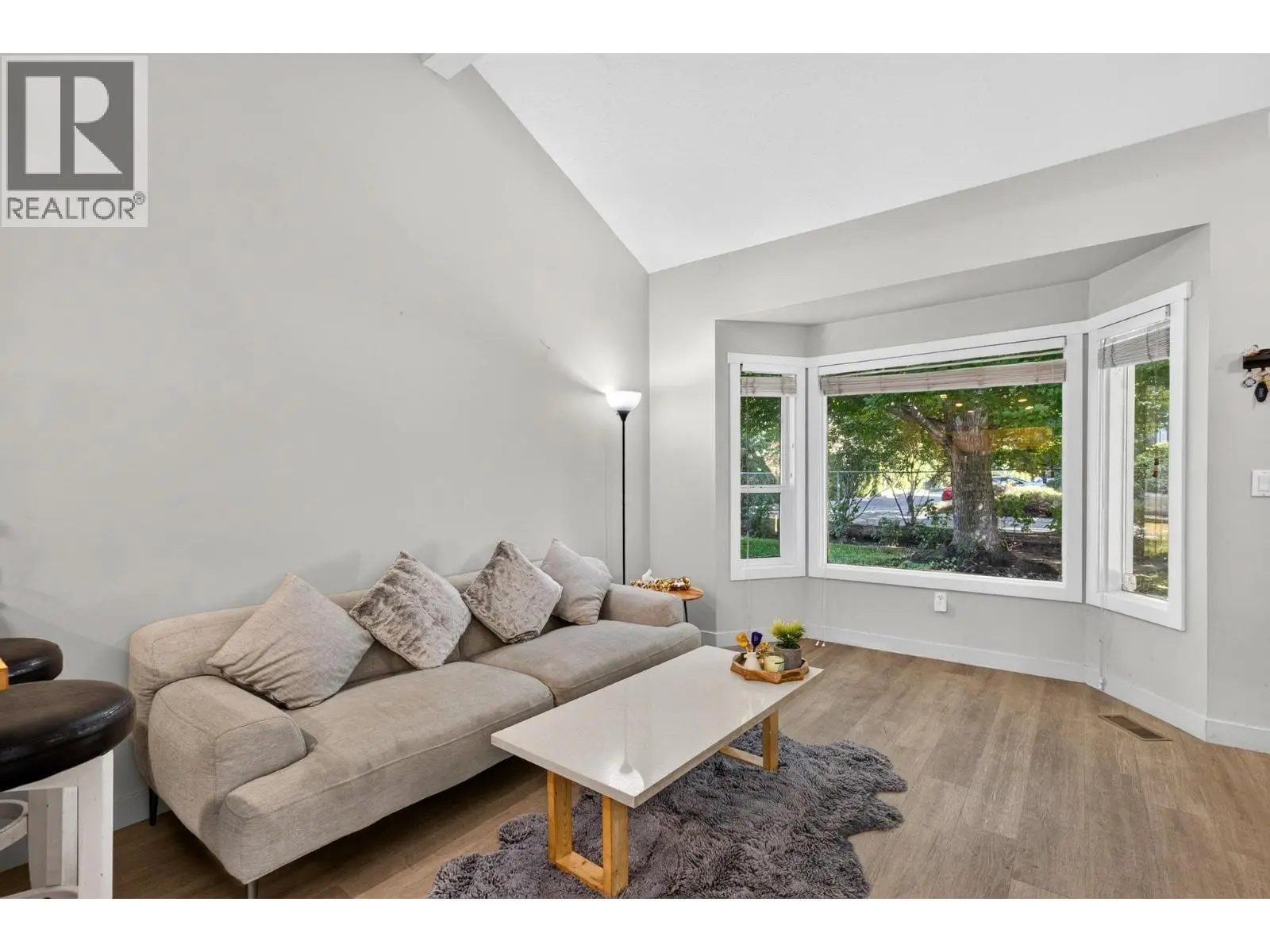 3155 Gordon Drive Unit# 104. Kelowna, British Columbia