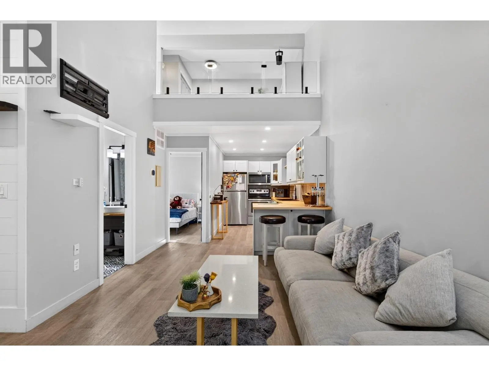 3155 Gordon Drive Unit# 104. Kelowna, British Columbia