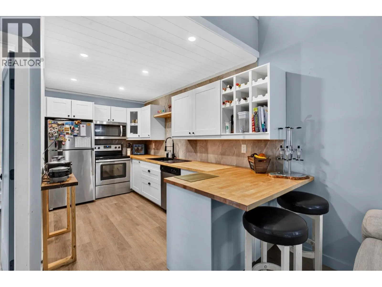 3155 Gordon Drive Unit# 104. Kelowna, British Columbia