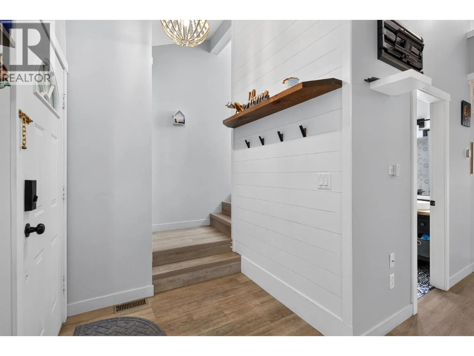 3155 Gordon Drive Unit# 104. Kelowna, British Columbia