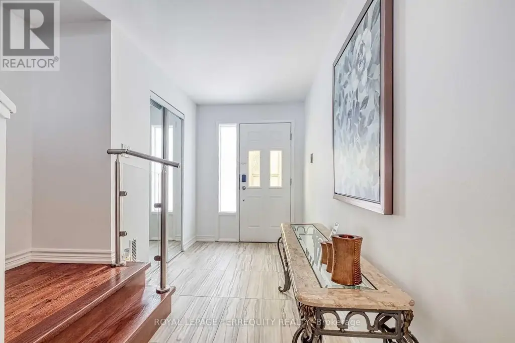 26 Nebula Star Way, Toronto (Henry Farm)