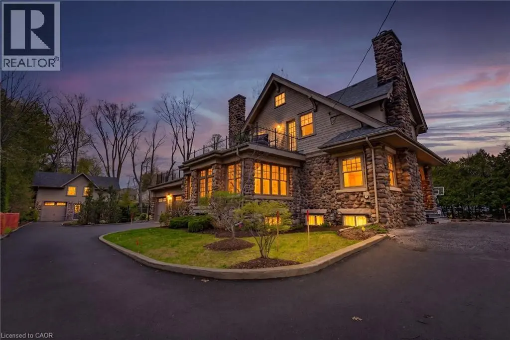 3083 Lakeshore Road, Burlington