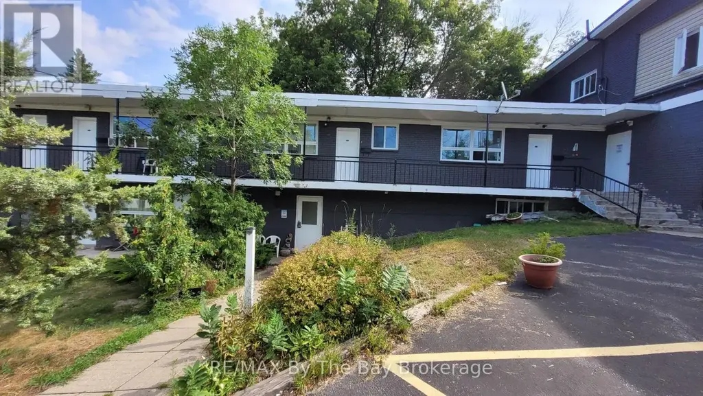B12 - 280 River Road E, Wasaga Beach