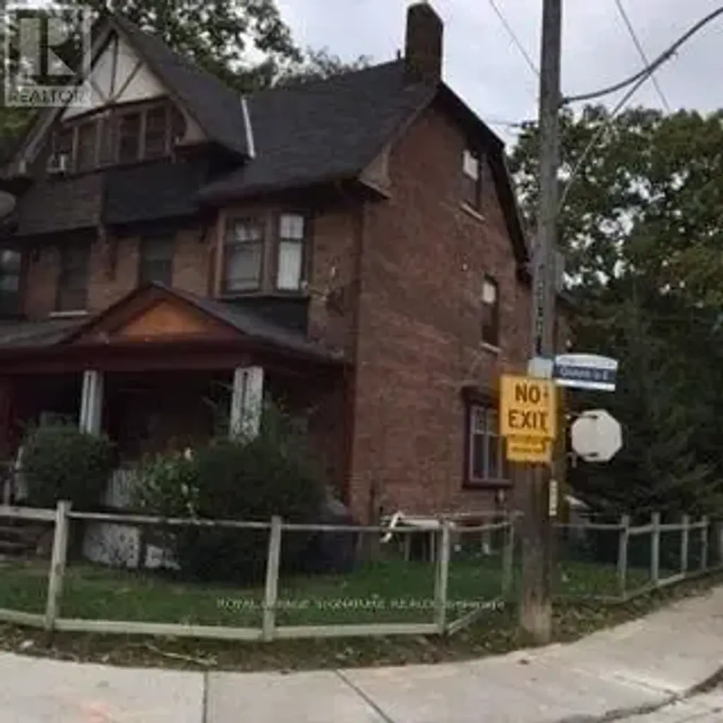 Main #1 - 2352 Queen Street E, Toronto (The Beaches)