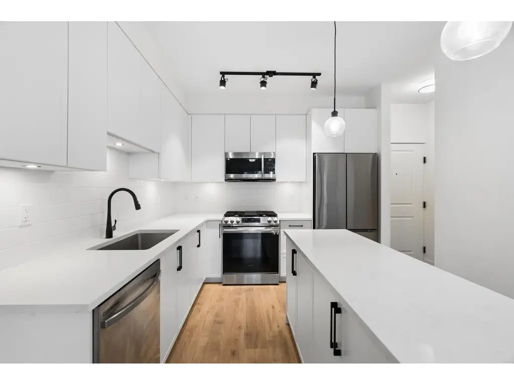 326 7506 199a Street, Langley