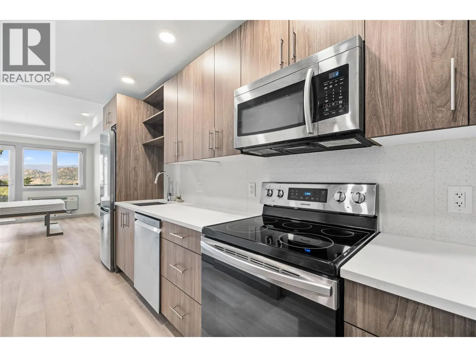 345 Dougall Road N Unit# Ph6. Kelowna, British Columbia