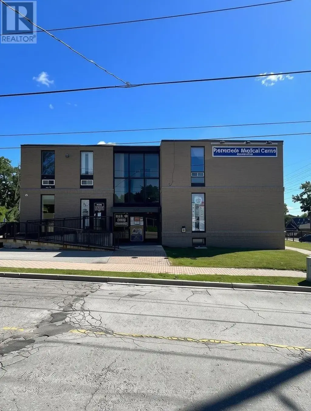 202 - 129 Church Street S, Richmond Hill (Crosby)