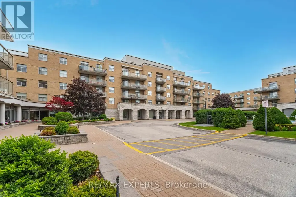 304 - 2504 Rutherford Road, Vaughan (Maple)