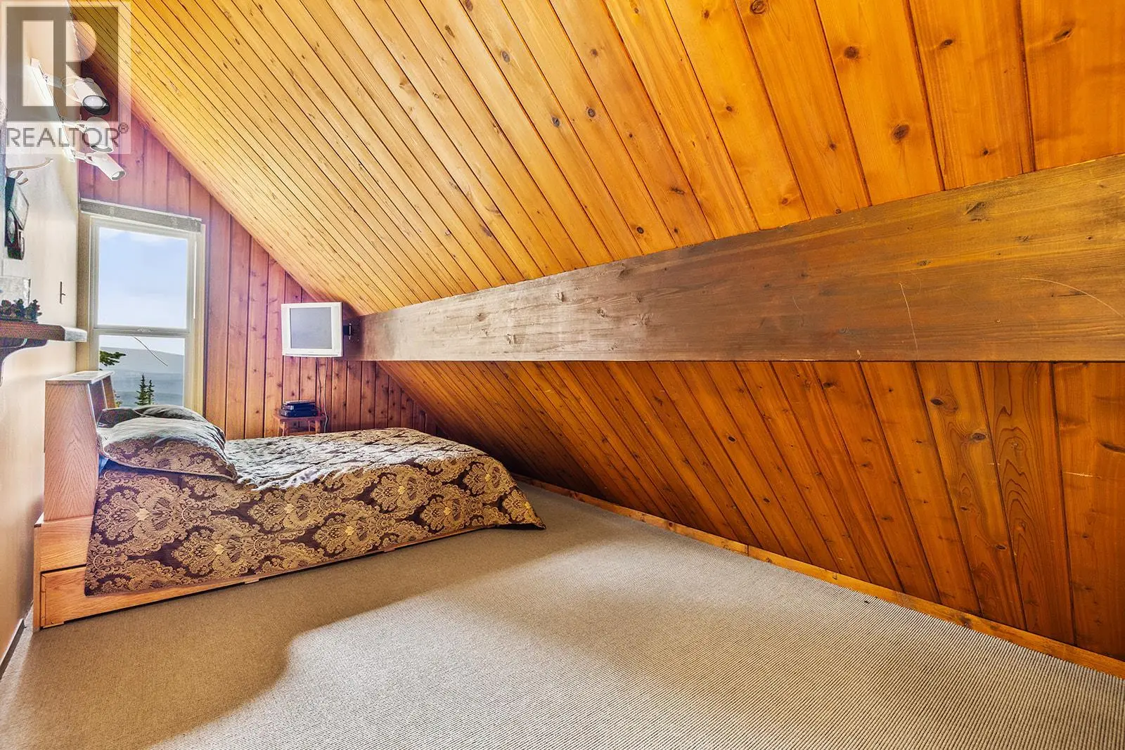 7485 Porcupine Road Unit# 1 And 2. Big White, British Columbia