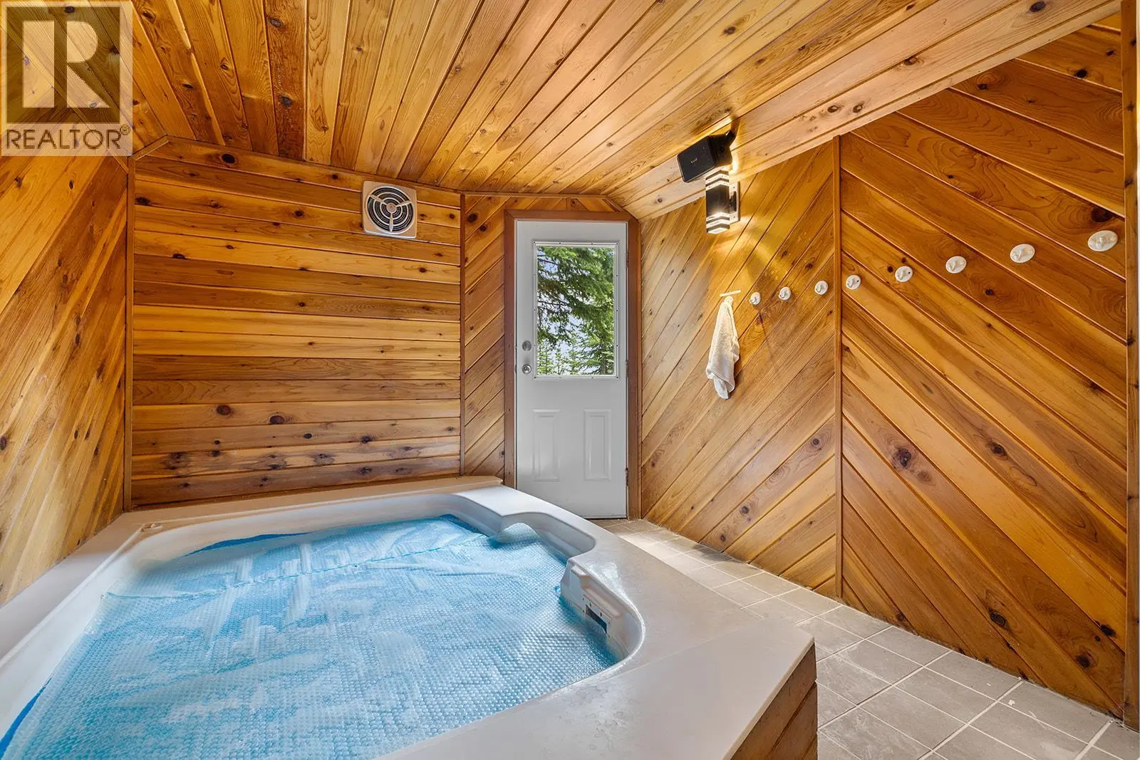 7485 Porcupine Road Unit# 1 And 2. Big White, British Columbia