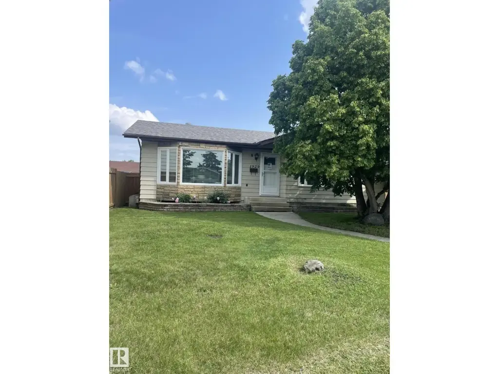 1929 65 St Nw, Edmonton