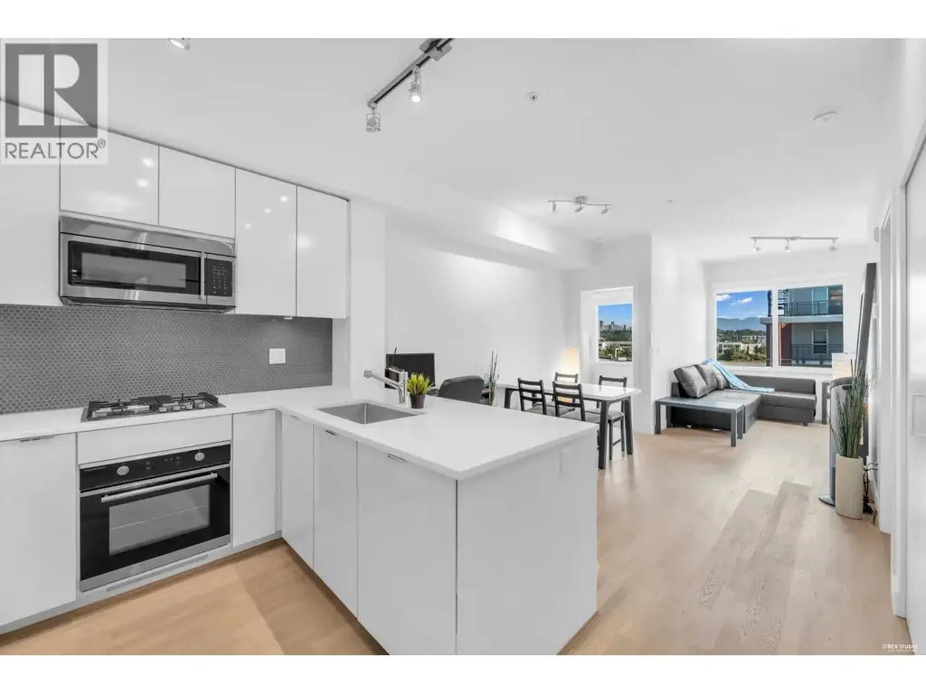 509 10011 River Drive, Richmond
