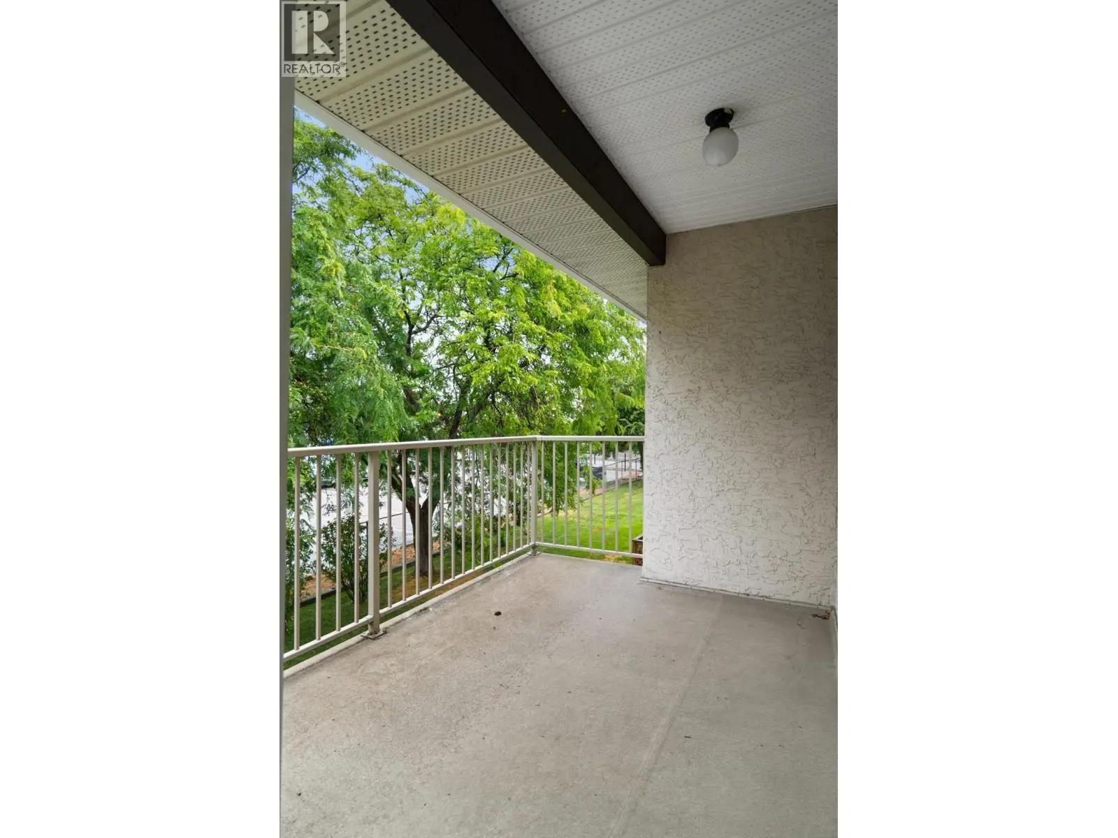 200 Gerstmar Road Unit# 11. Kelowna, British Columbia
