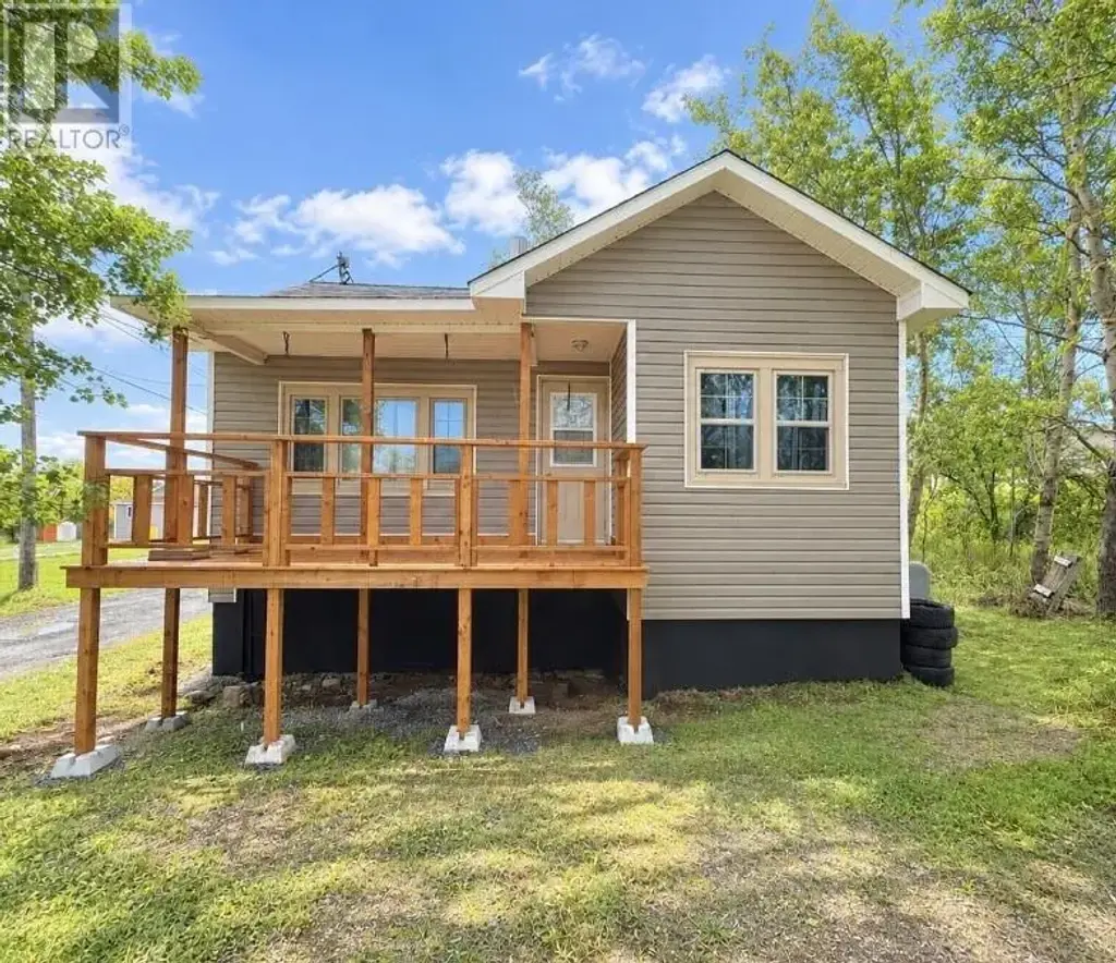 4 Bay Street, Little Burnt Bay
