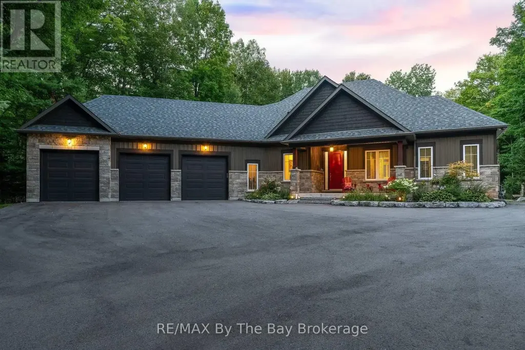 81 Spruce Street, Tiny