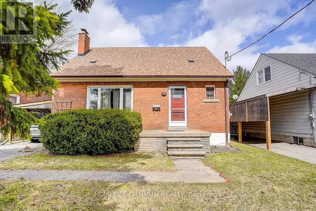16 Ayre Point Road, Toronto (Cliffcrest)
