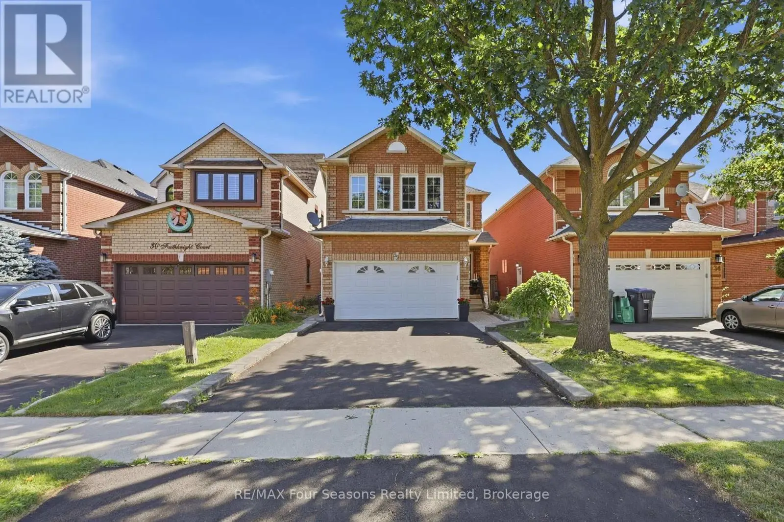32 Faithknight Court, Brampton (Snelgrove)
