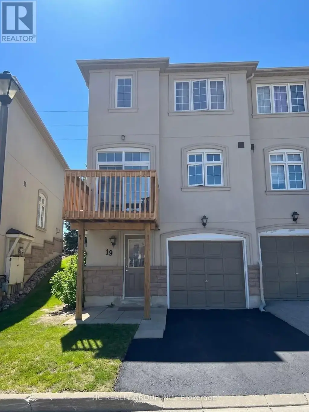 19 - 10 Post Oak Drive, Richmond Hill (Jefferson)