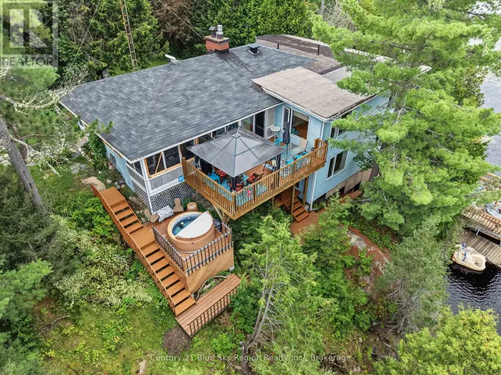 5065 Highway 11 N, Temagami