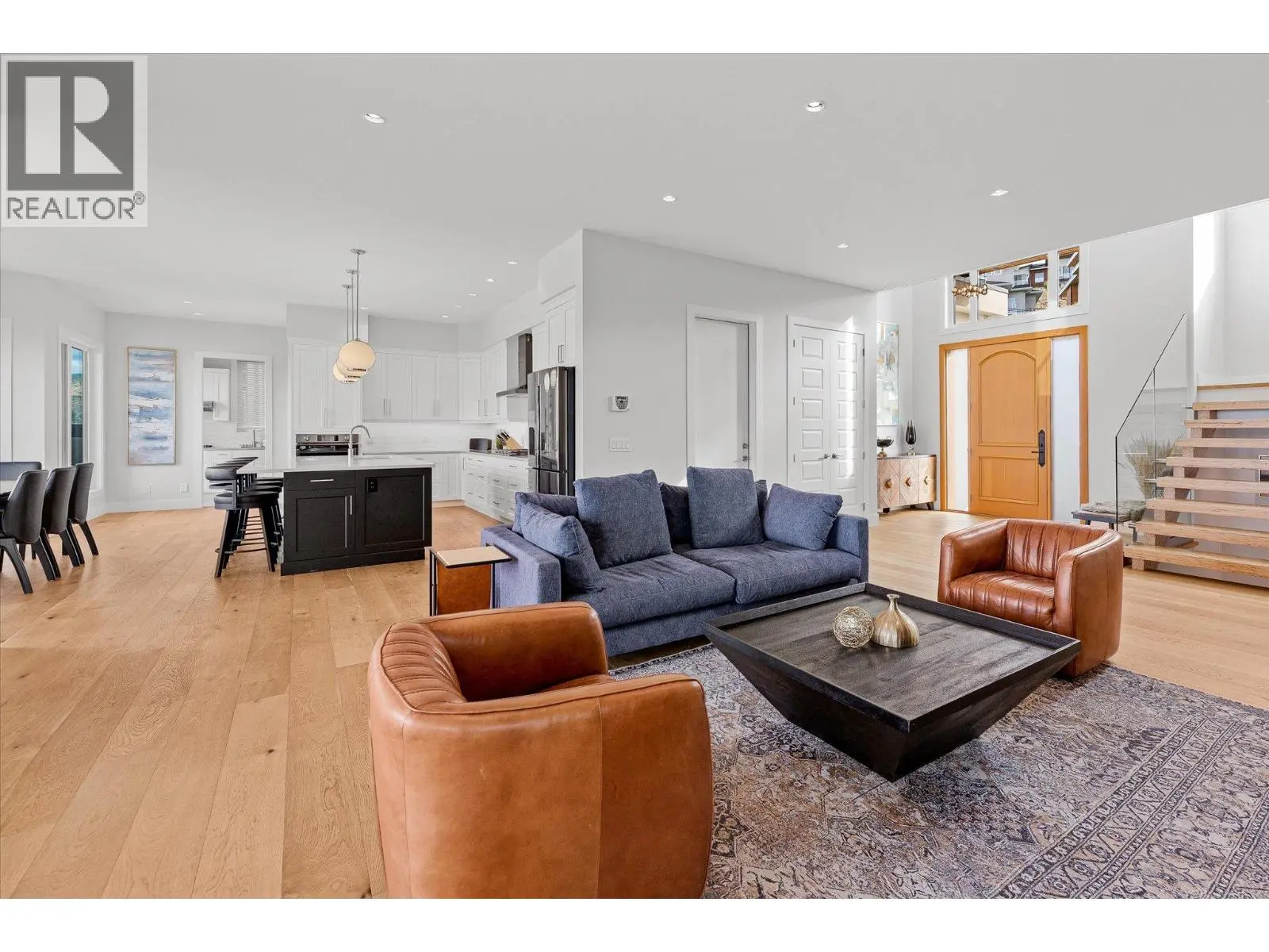 980 Ledgeview Court. Kelowna, British Columbia