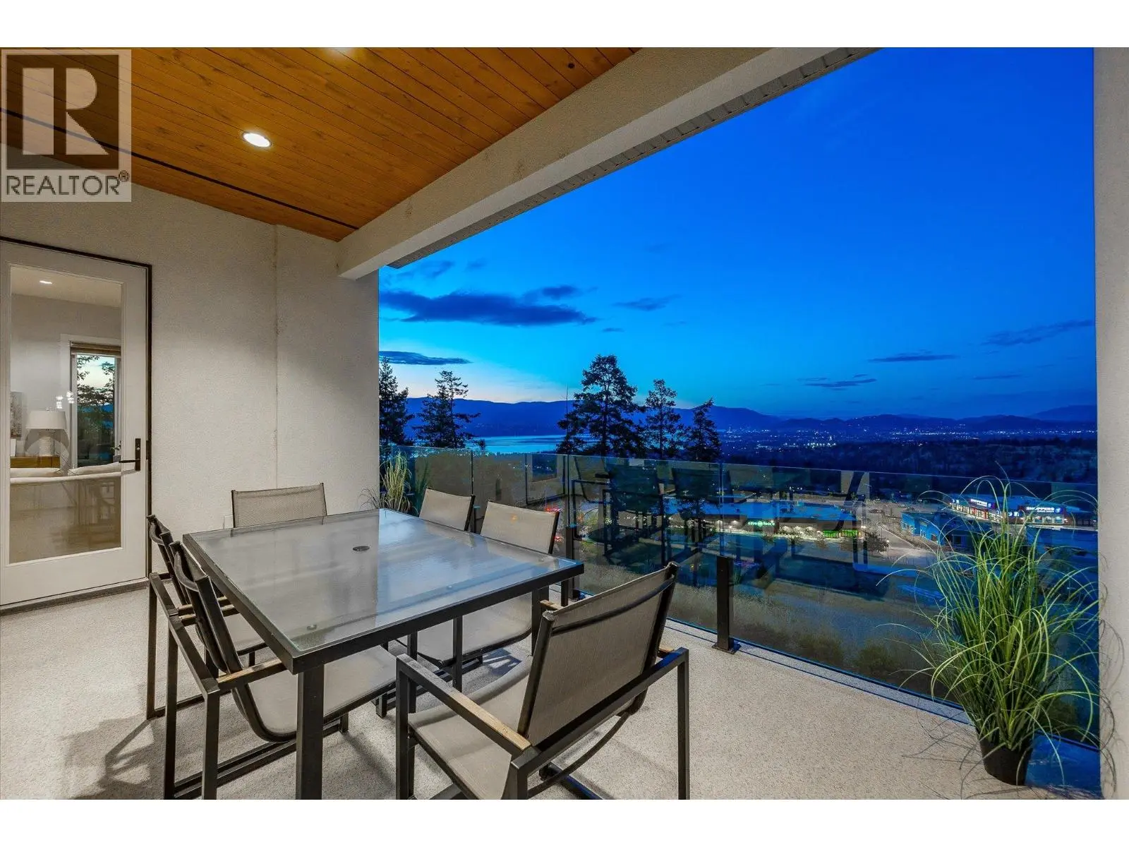 980 Ledgeview Court. Kelowna, British Columbia