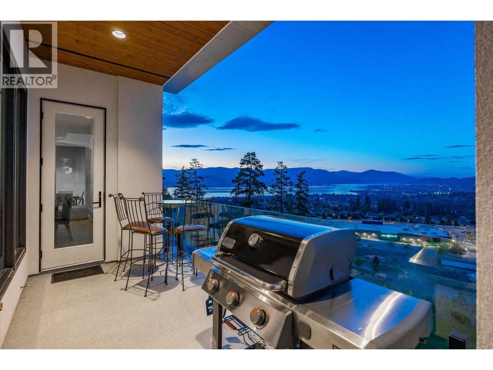 980 Ledgeview Court. Kelowna, British Columbia