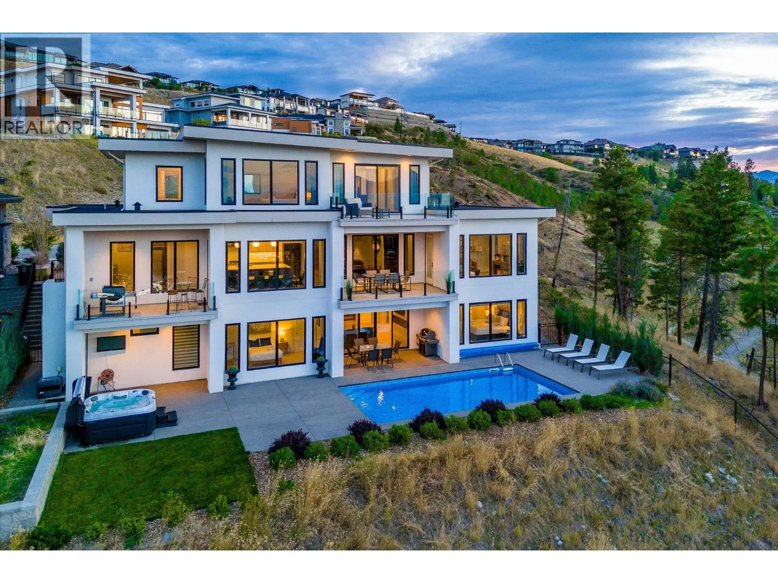 980 Ledgeview Court. Kelowna, British Columbia