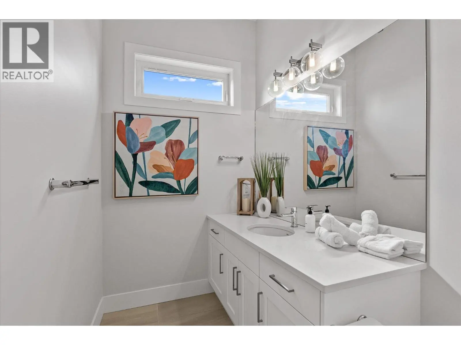 980 Ledgeview Court. Kelowna, British Columbia